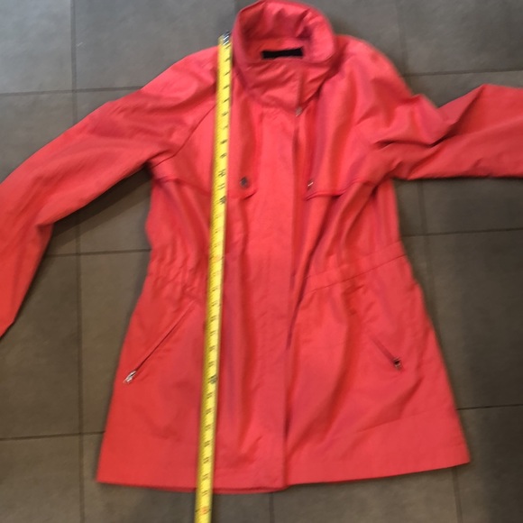 Tahari Fully Lined Rain Jacket - Picture 9 of 14